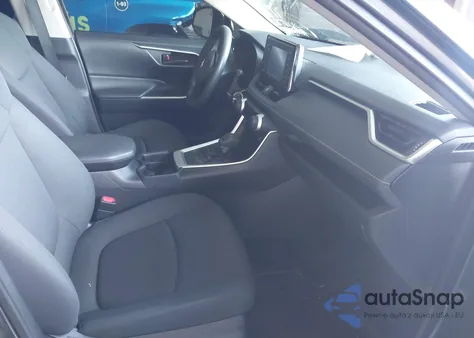 2019 Toyota Rav4 Le z USA, uszkodzony, nr VIN JTMF1RFV8KD512177